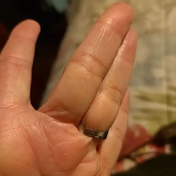 Costume Ring - Picture 2 of 3